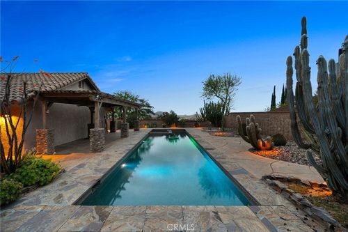 6850 Amber, Highland, CA, 92346 | Card Image