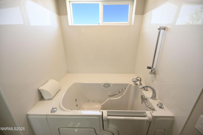 Safe Step shower and jetted tub. | Image 16
