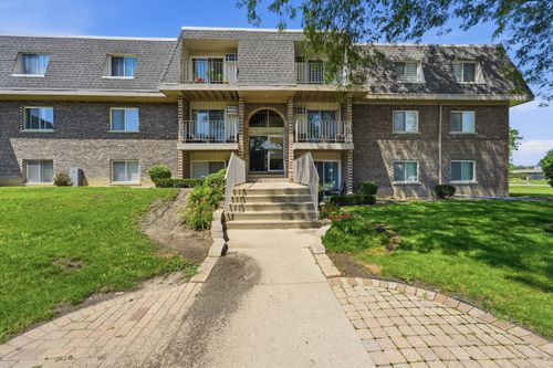301-870 Winesap Ct, Prospect Heights, IL, 60070-2350 | Card Image