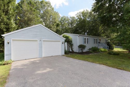 40 Colchester Cmns, Colchester, CT, 06415-2136 | Card Image