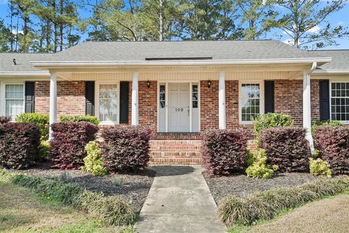 109 Mason Dr, Cheraw, SC, 29520-1509 | Card Image