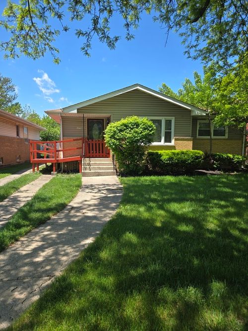 17506 Bernadine St, Lansing, IL, 60438-2043 | Card Image