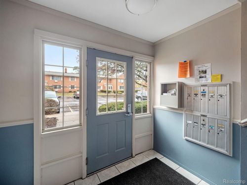 unit-206-805 Plate St, Rochester, MI, 48307-1657 | Card Image