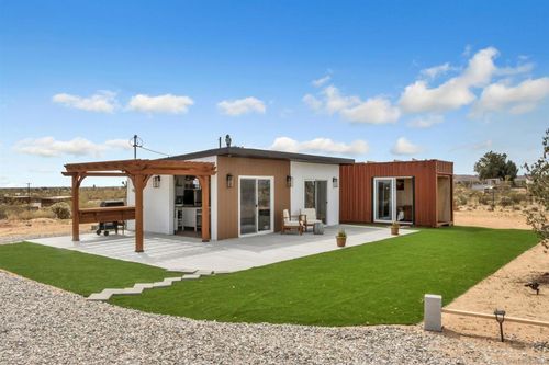 2135 Road Runner Ln, Landers, CA, 92285 | Card Image