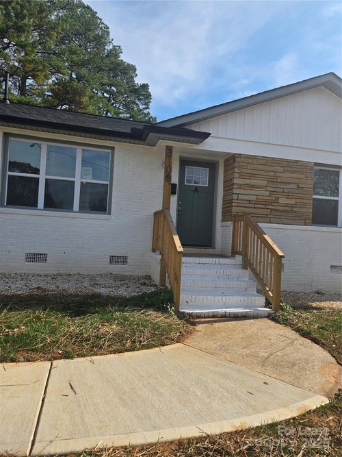 a-3100 Dawnshire Ave, Charlotte, NC, 28216-3612 | Card Image