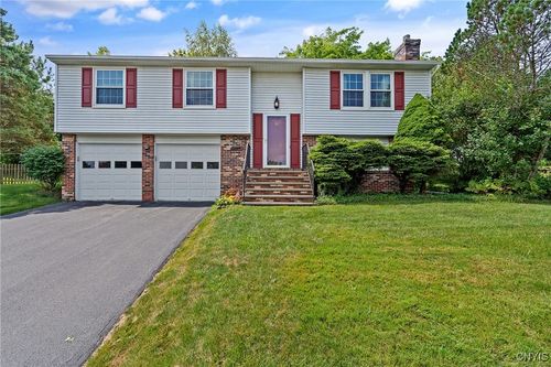 4010 Oldwyck Cir, Syracuse, NY, 13215-1108 | Card Image