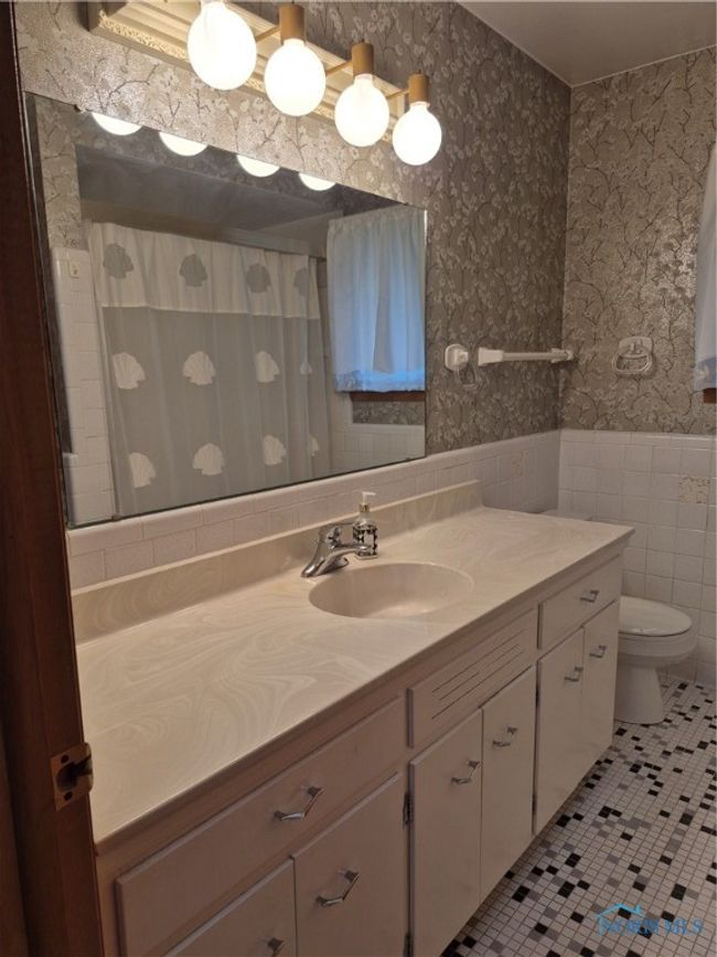 1100 Cherry Ln, House other with 3 bedrooms, 2 bathrooms and 2 parking in Findlay OH | Image 14