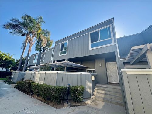 2970 S Greenville St, Santa Ana, CA, 92704-6055 | Card Image