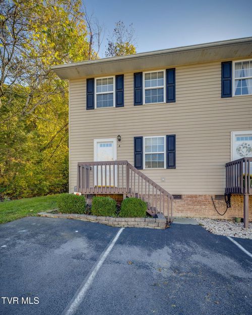 4-200 Arrowhead Dr, Johnson City, TN, 37601-3743 | Card Image
