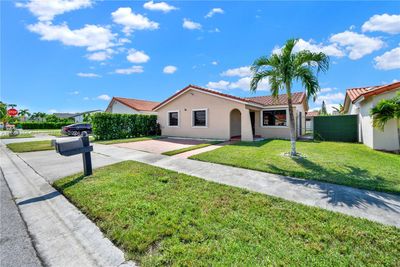 1552 Sw 137th Ct, House other with 4 bedrooms, 2 bathrooms and null parking in Miami FL | Image 1