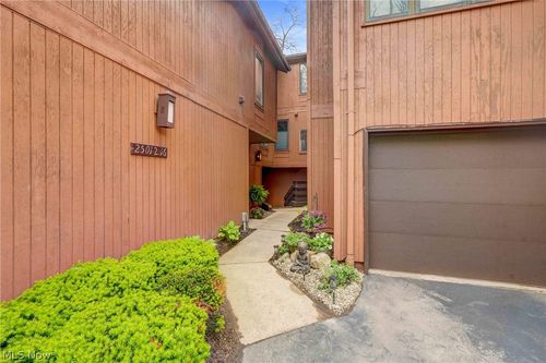 25016 Mill River Rd, Olmsted Falls, OH, 44138-2000 | Card Image