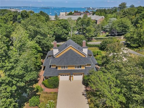 112 Harrison Ave, Newport, RI, 02840-3704 | Card Image