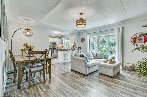 54-4045 Upper Middle Rd, Burlington, ON, L7M4S9 | Card Image