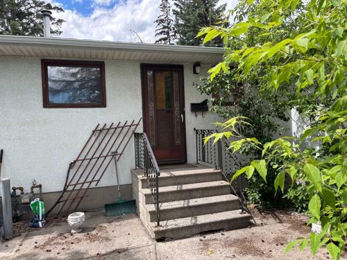 3207 Castle Rd Nw, Calgary, AB, T2M4K6 | Card Image
