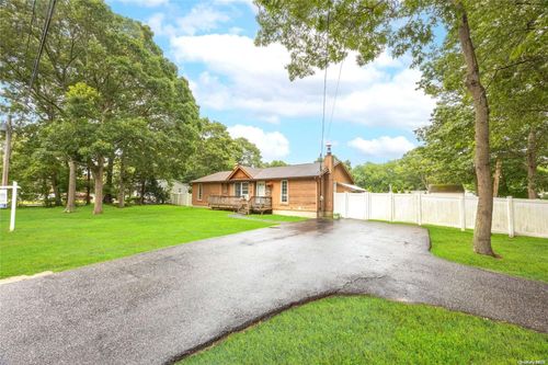 49 Concord Rd, Shirley, NY, 11967-2827 | Card Image
