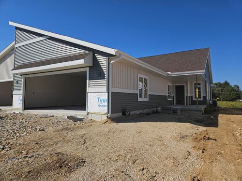 33-3719 Newcastle Dr, Janesville, WI, 53546-8813 | Card Image