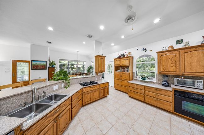 107 Stageline Dr, House other with 2 bedrooms, 2 bathrooms and null parking in Kyle TX | Image 7