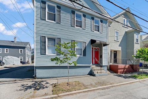 275 Carpenter St, Providence, RI, 02909-1402 | Card Image