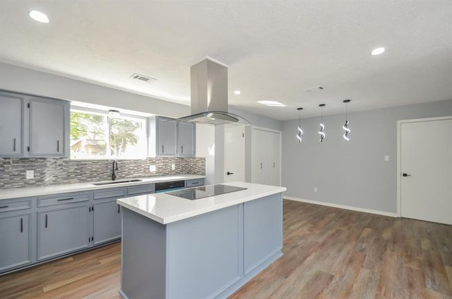 48 Artesia, Home with 3 bedrooms, 2 bathrooms and null parking in Conroe TX | Image 17