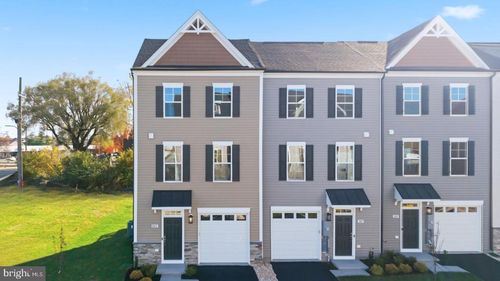 201 Monteith Dr, WINCHESTER, VA, 22601-6807 | Card Image