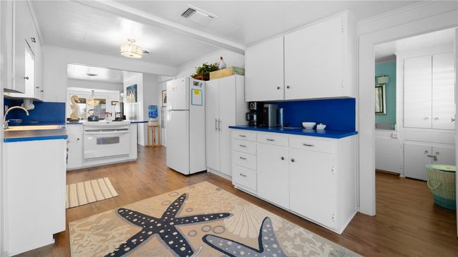 1127 S Live Oak St, House other with 2 bedrooms, 2 bathrooms and null parking in Rockport TX | Image 12