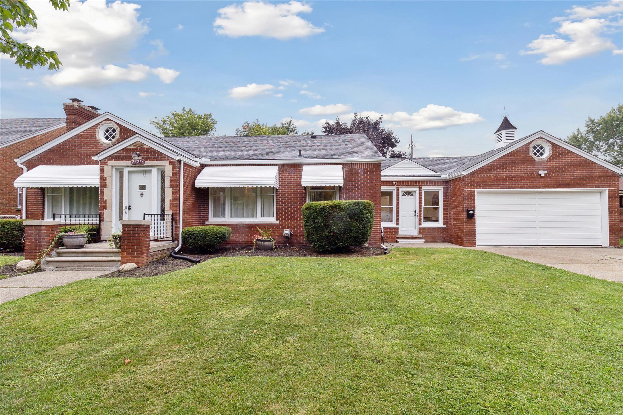Little Mack Ave, Saint Clair Shores, MI 48081