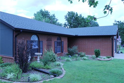 2711 W Margaret St, Rogers, AR, 72756-1411 | Card Image