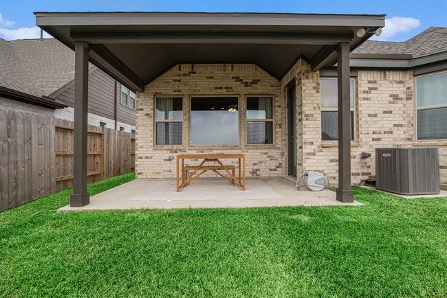 Enjoy the outdoor life from the covered patio | Image 22