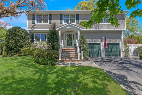 6 Maple Ave, Locust Valley, NY, 11560-2033 | Card Image
