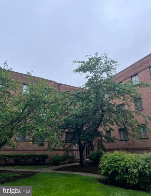 apt-101-4721 1st St Sw, WASHINGTON, DC, 20032-2706 | Card Image