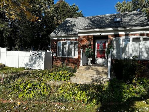 200 Drexler St, Liverpool, NY, 13088-6524 | Card Image