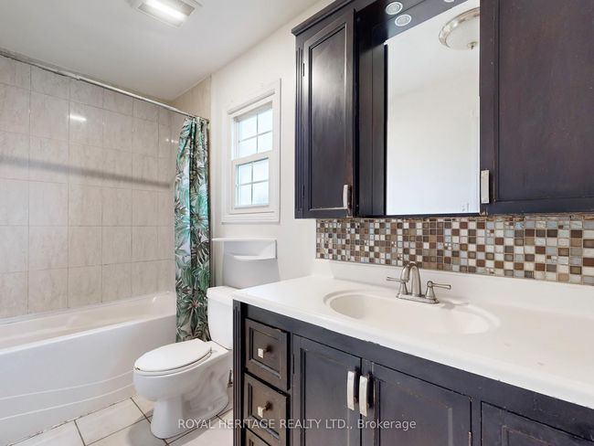 1544 Norwill Cres, House attached with 5 bedrooms, 3 bathrooms and 2 parking in Oshawa ON | Image 15