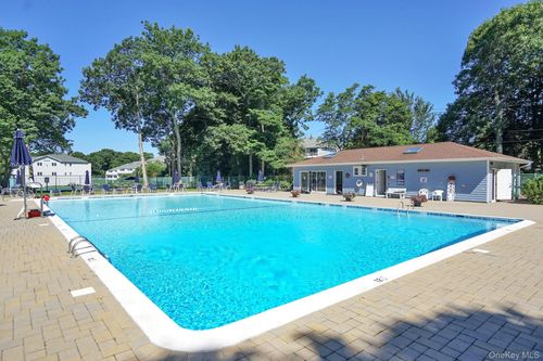3105 Bluffs Dr S, Calverton, NY, 11933-2201 | Card Image