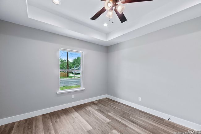304 E Westmeyer St, House other with 3 bedrooms, 2 bathrooms and null parking in Poth TX | Image 24