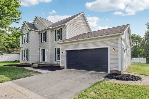 920 Norwegian Wood Dr, Medina, OH, 44256-3520 | Card Image