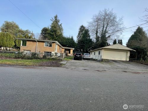 27 Sw 102nd St, Seattle, WA, 98146-3861 | Card Image