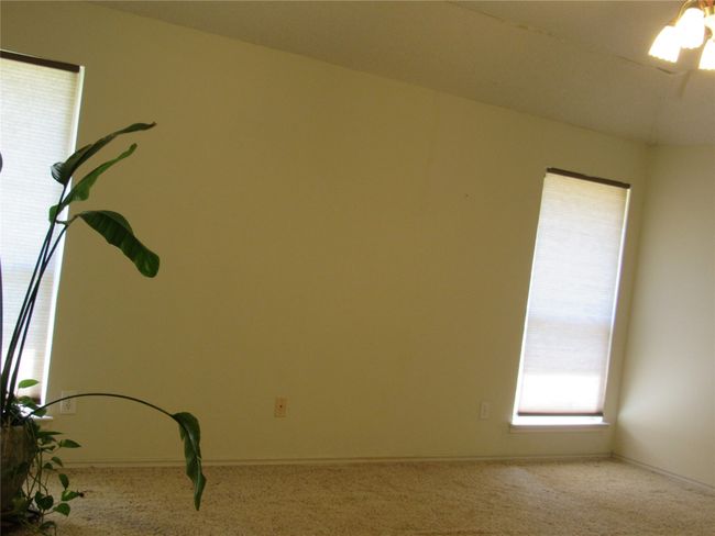 Unfurnished room featuring carpet flooring and baseboards | Image 18