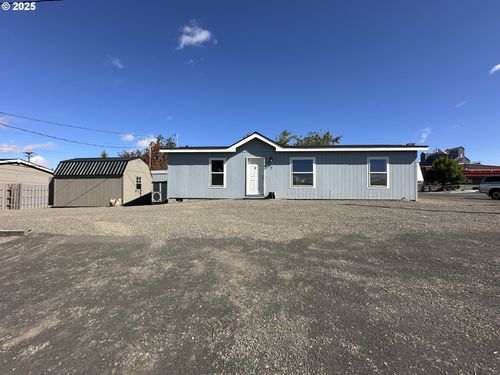 107 W Frazer St, Condon, OR, 97823-2239 | Card Image
