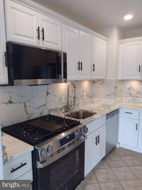 812 Forest Glen Rd, SILVER SPRING, MD, 20901-2214 | Card Image