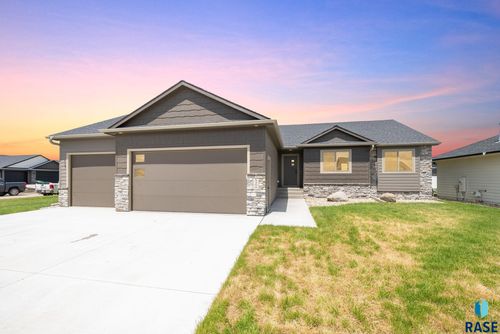 5300 E 64th St Street, Sioux Falls, SD, 57108 | Card Image