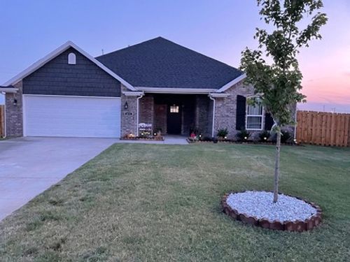 611 Holly St, Centerton, AR, 72719-5074 | Card Image