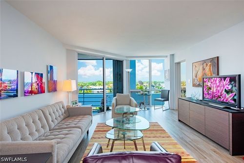 704-4751 Gulf Shore Boulevard N, NAPLES, FL, 34103 | Card Image