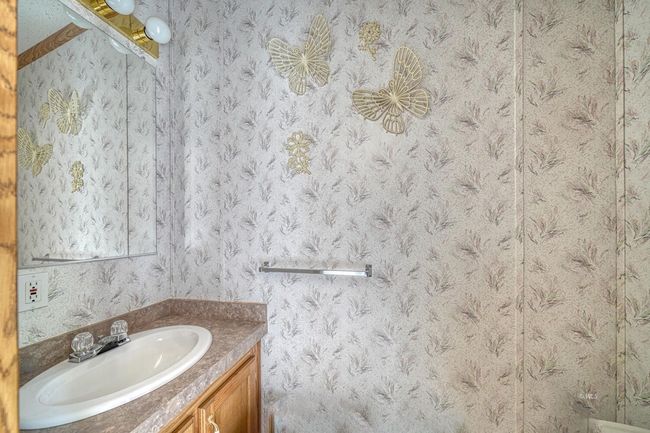 1/2 Bath | Image 19