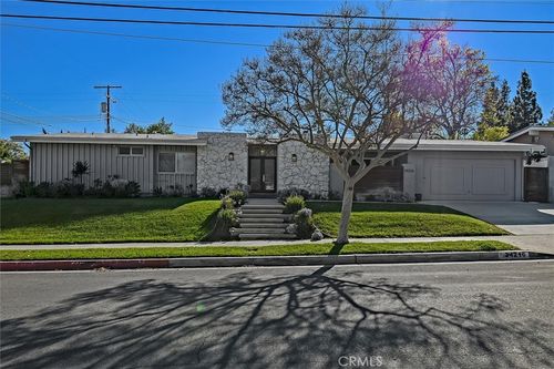 24216 Calvert St, Woodland Hills, CA, 91367-3827 | Card Image