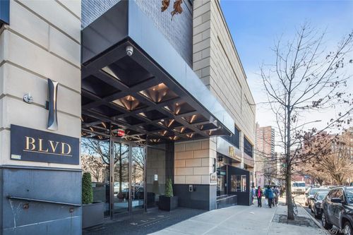 9g-107-06 Queens Boulevard, New York, NY, 11375 | Card Image