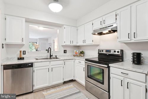 apt-211-2900 Shipmaster Way, ANNAPOLIS, MD, 21401-7807 | Card Image