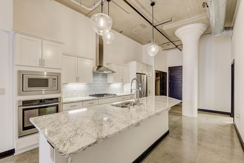 226 N Water St, MILWAUKEE, WI, 53202-5722 | Card Image