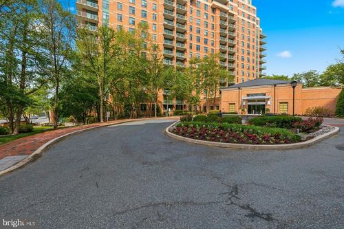 1103-11700 Old Georgetown Rd, NORTH BETHESDA, MD, 20852-8611 | Card Image