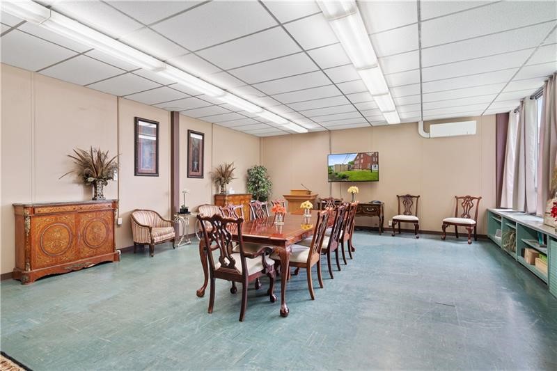 Commercial Lease in Ambridge 4