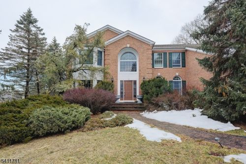 18 Tree Top Ln, Chatham Twp, NJ, 07928-1034 | Card Image